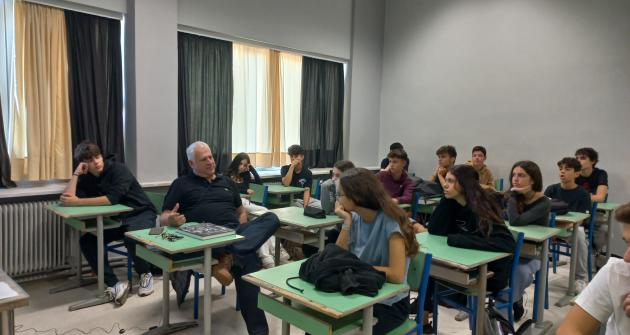Επίσκεψη του καθηγητή κ. Καλιαμπάκου Επίσκεψη του καθηγητή κ. Καλιαμπάκου
