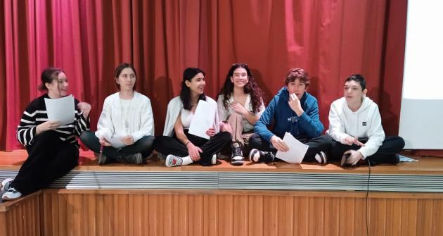 Η γιορτή της 25ης Μαρτίου στο Γυμνάσιο Η γιορτή της 25ης Μαρτίου στο Γυμνάσιο