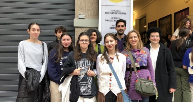 Παρακολούθηση παράστασης με παιδιά της γ’ Γυμνασίου Παρακολούθηση παράστασης με παιδιά της γ’ Γυμνασίου
