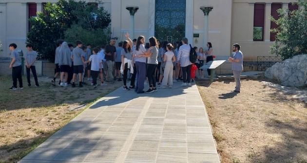 Η στ’ Δημοτικού στο μουσείο Γεωαστροφυσικής Η στ’ Δημοτικού στο μουσείο Γεωαστροφυσικής