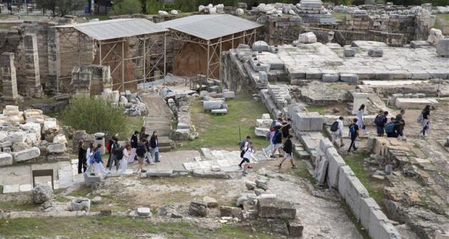 Εκπαιδευτική επίσκεψη στην Ελευσίνα Εκπαιδευτική επίσκεψη στην Ελευσίνα