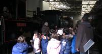 i_gdimotikoy_taxideyei_me_to_treno